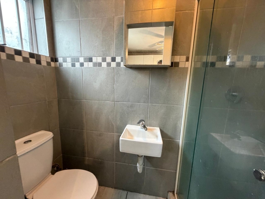 5 Bedroom Property for Sale in Lotus River Western Cape